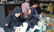 Puluhan pelaku UMKM mengikuti pelatihan Digital Marketing du TBM Sehati Cimaung