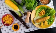 3 Tips Jitu Memilih Jagung Super Manis untuk Barbekyu Malam Tahun Baru