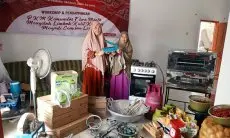PKM Komunitas Flora Marta Olah Limbah Kulit Kentang Jadi Cemilan Lezat