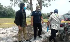 Sidak ke Lokasi Pembuangan Limbah, DLH KBB Pasang Garis PPLH Sepanjang Jalan Irigasi Kampung Rongga Cihampelas