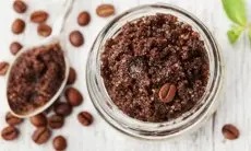 3 Scrub Kulit Kepala DIY untuk Mempercepat Pertumbuhan Rambut