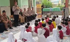 Bersama Kodim 0618 BS, Polrestabes Bandung Lakukan Pengenalan Program Makan Bergizi Gratis