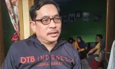 Bukan Pemerintah, Komunitas DTB Indonesia Berikan Bantuan Kursi Roda Khusus untuk Bocah Penderita Cerebral Palsy di Lembang