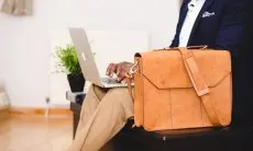 Panduan Lengkap Merawat Tas Kesayangan Agar Tetap Cantik dan Awet Sepanjang Masa