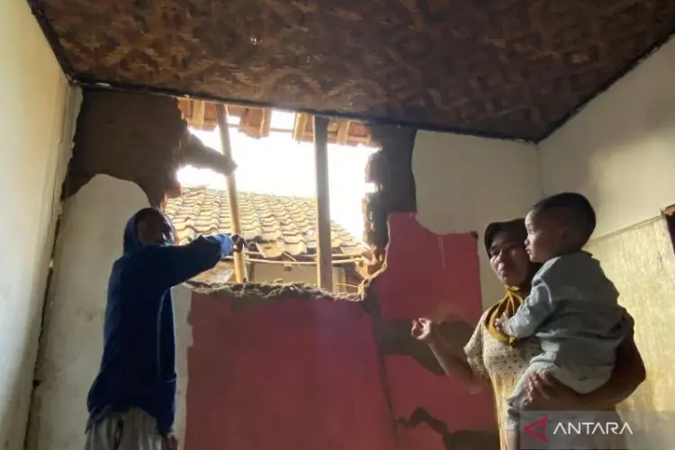 Korban Gempa di Garut Tidak Masuk Kualifikasi Terima Bantuan Uang