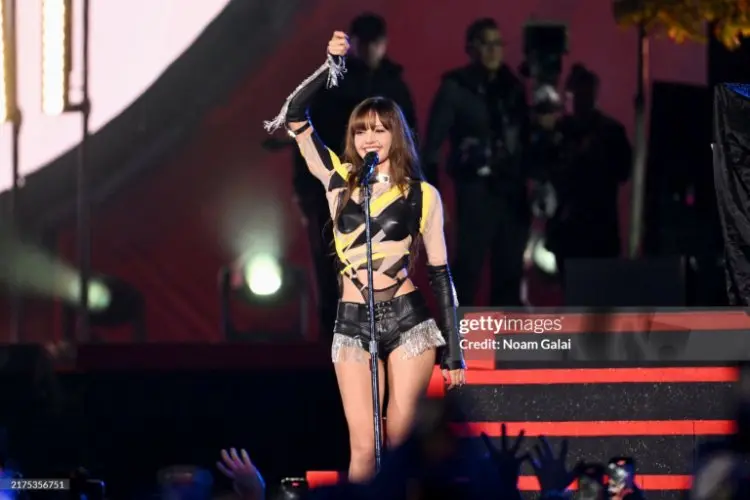 Lisa BLACKPINK Dibela Penggemar dan Selebriti lainnya Setelah Dituduh Lakukan Lipsync