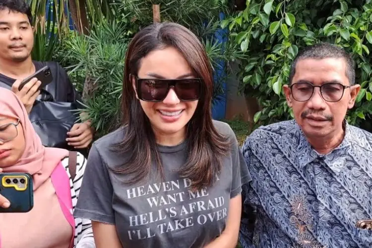Nikita Mirzani Laporkan Razman Nasution Pengacara Vadel Imbas Beredarnya Foto USG Diduga Milik Lolly