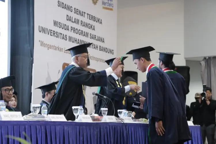 Gelar Wisuda Ke-6, UM Bandung Cetak Technopreneur Berkarakter Islami dan Menginspirasi