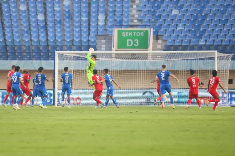 Persib Bandung Kalahkah Persebaya, Henhen: Perjalanan Masih Panjang