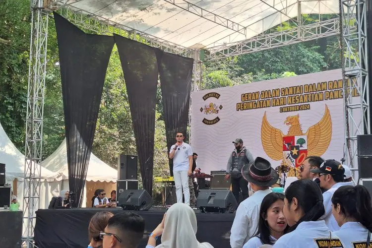 Jalan Santai Bareng Warga, R Dhani Wirianata Nilai Pentingnya Keberadaan Kebun Binatang Bandung