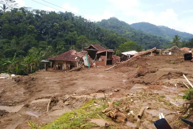 Warga Terdampak Bencana Pergerakan Tanah di Rongga  Masih Numpang Selama Delapan Bulan
