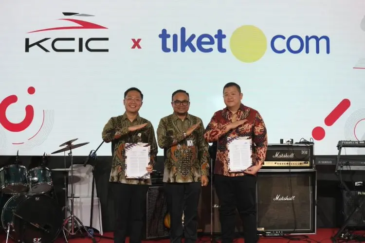 Asyik... Tiket Kereta Cepat Whoosh Resmi Tersedia di tiket.com Mulai November 2024