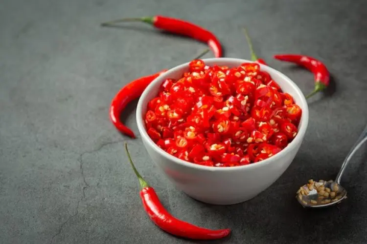 Waspada! 6 Efek Samping Makanan Pedas yang Perlu Anda Ketahui
