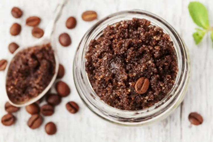 3 Scrub Kulit Kepala DIY untuk Mempercepat Pertumbuhan Rambut