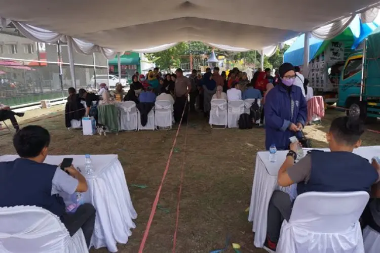 FOTO: Operasi Pasar Bersubsidi di Kota Bandung