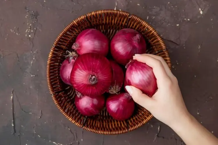 Cara Alami Meningkatkan Pertumbuhan Rambut, Resep Minyak Bawang Merah yang Mudah