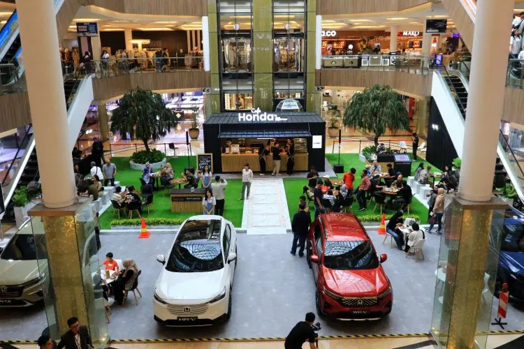 FOTO: Honda Hadirkan Konsep Honda Cafe Pada Pameran di Mall