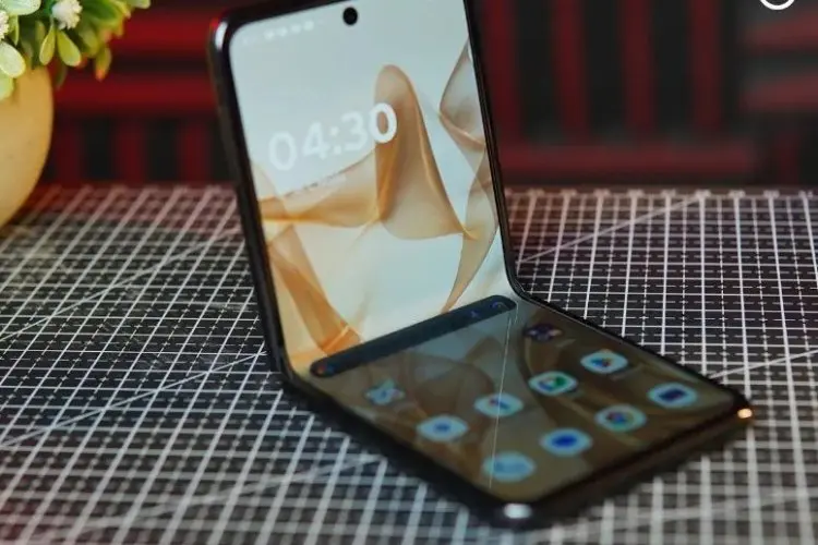Motorola Razr 50: Perpaduan Antara Desain Ikonik dan Performa Tinggi