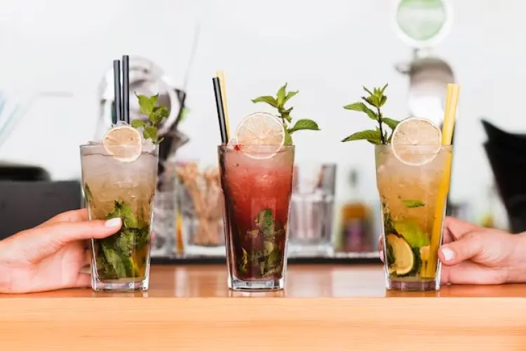 Racikan Alami: 4 Minuman Detoks yang Melindungi dari Polusi