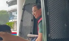 Tom Lembong Tutup Mulut, Hanya Lempar Senyum Saat Sampai di Kejaksaan Agung