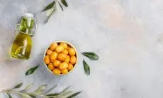 Cara Menggunakan Minyak Zaitun untuk Mendukung Proses Penurunan Berat Badan