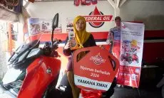 Sering Ganti Oli dengan Federal Oil, Nengsih Ketiban Hadiah Motor XMAX 250cc