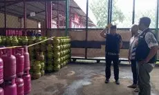 Polda Jabar Serahkan 10 Ribu Tabung Gas Elpiji Oplosan ke Pertamina