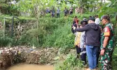 Tinjau Lokasi Bencana Banjir di Cikalongwetan, Pj Bupati Bandung Barat Temukan Faktor Penyebabnya