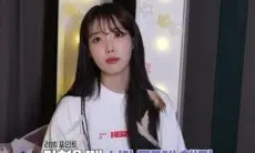 IU Ceritakan Cedera Menyakitkan yang Harus Dideritanya Selama Konser