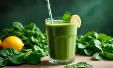 Jangan Diabaikan! Simak Dampak Negatif Minum Jus Bayam