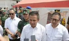 Bey Machmudin Tinjau Panen Raya di Indramayu, Ketersediaan Pupuk Masih Jadi Kendala