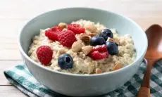 Mengatasi Sembelit dengan Oatmeal: Makanan Sehat yang Wajib Dikonsumsi