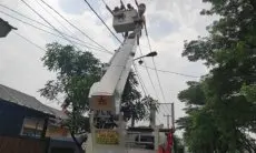 Hadapi Cuaca Ekstrem, Tim PDKB PLN UP3 Bekasi Tingkatkan Keandalan Jaringan dengan Pemeliharaan Tanpa Padam