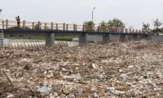 Sampah Menumpuk di Bendungan Karet Jamblang, Ini Tanggapa Pj Bupati