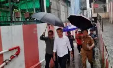 Tinjau TPS 25 Kelurahan Sukabungah Kota Bandung, Bey Machmudin Imbau Masyarakat Gunakan Hak Pilih Pagi Hari