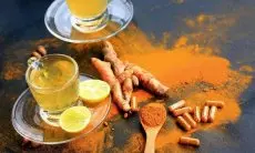 Manfaat Luar Biasa Air Kunyit: Rahasia Sehat dan Awet Muda dari Dapur ke Tubuh
