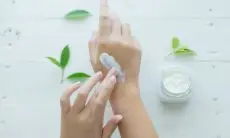 Rekomendasi 7 Losion Vitamin C untuk Mengatasi Kulit Kusam dan Noda Hitam