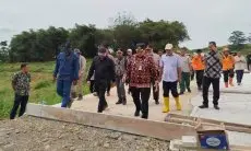 Jembatan Puncak 2 Ambruk, Bachril Bakri Tinjau Langsung ke Lapangan