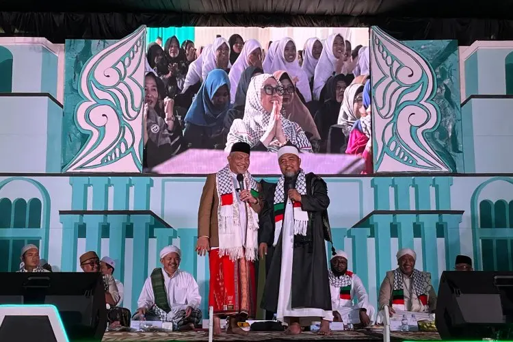 Kyai dan Ulama Ponpes Fath Darut Tafsir Berikan Doa Serta Dukungan untuk ASIH