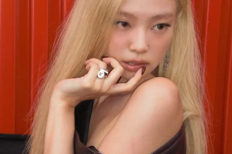 Postingan Terbaru Jennie BLACKPINK Hadapi Reaksi Beragam