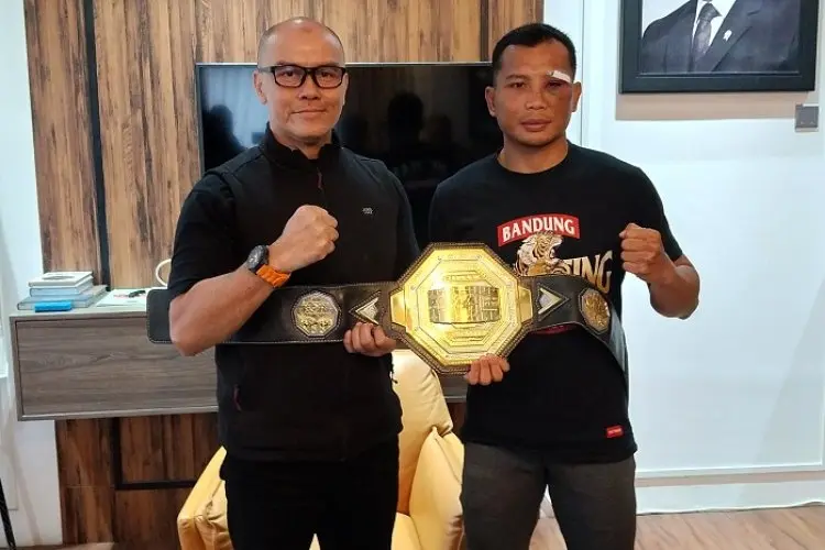 Sejarah, Petarung Kota Bandung Gugun Gusman Sabet Dua Kali Sabuk Abadi di One Pride MMA