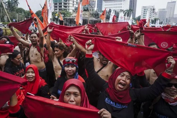 Sikap Kami: Sehelai UMK di Tepung MK