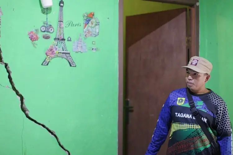 Bojong Koneng Kembali Terkena Pergeseran Tanah, 7 Rumah Tetangga Presiden Prabowo Subianto Mengalami Rusak Berat