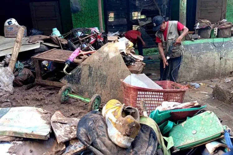 FOTO: Pasca Banjir Bandang di Banjaran