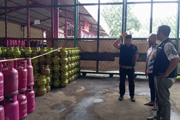 Polda Jabar Serahkan 10 Ribu Tabung Gas Elpiji Oplosan ke Pertamina