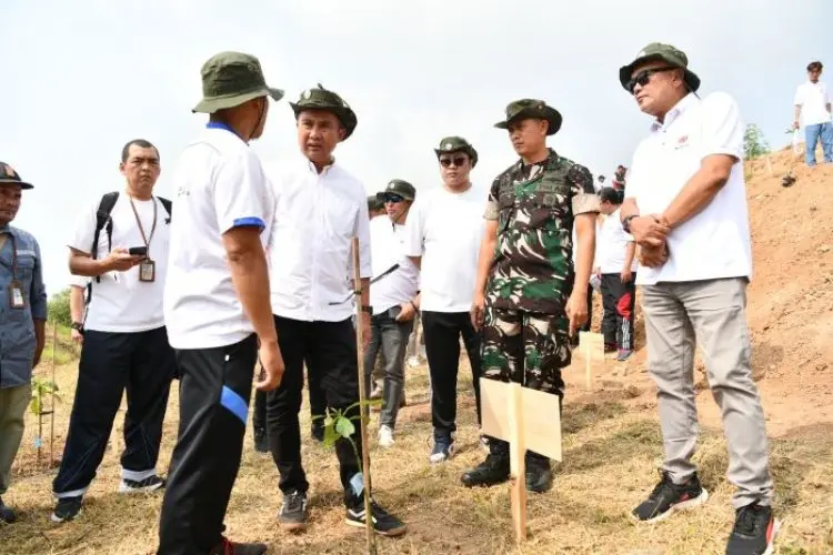 Pemprov Jabar Hijaukan Kawasan TPPAS Regional Legoknangka
