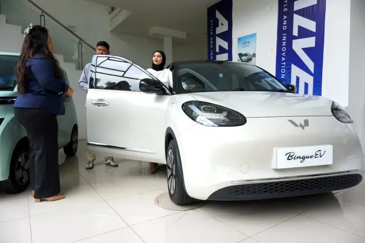 FOTO: Penjualan Mobil Listrik Wuling Di Bandung Optimistis Tumbuh