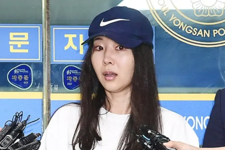 Buntut Konflik dengan HYBE, Min Hee Jin Bisa Kehilangan Rumahnya?