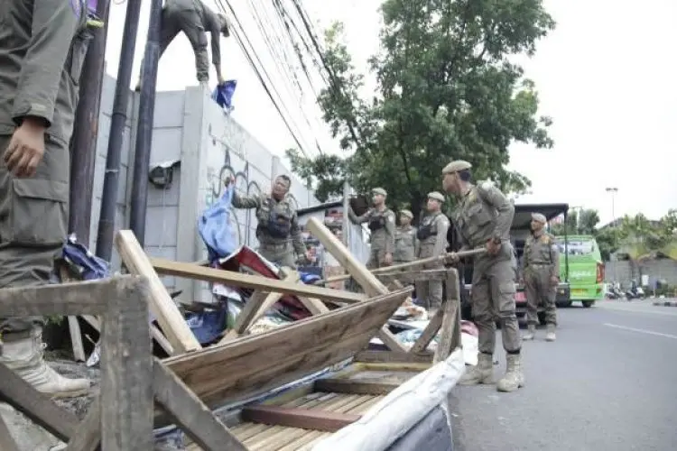 PKL dan Bangunan Liar di Sepanjang Jalan AH Nasution Diterbitkan Satpol PP Kota Bandung