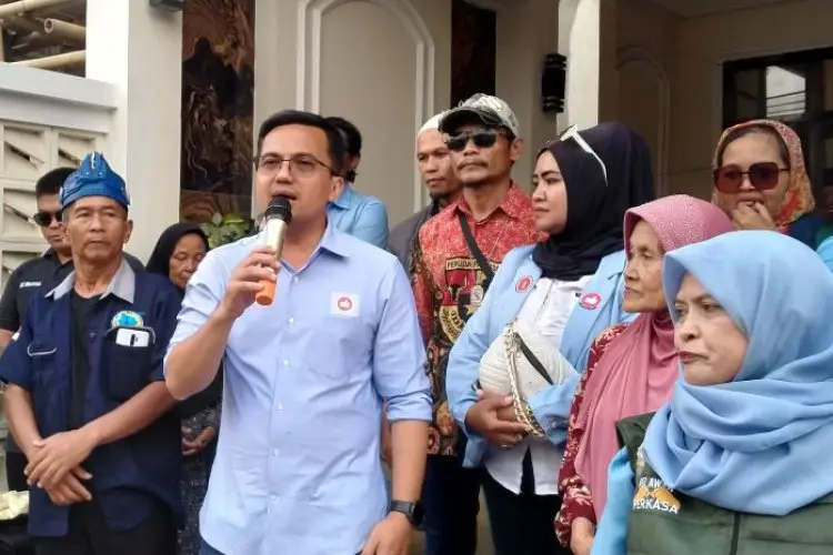 Pasangan Cabup dan Cawabup Bandung Sahrul Gunawan-Gun Gun Gunawan Gratiskan Biaya Sekolah